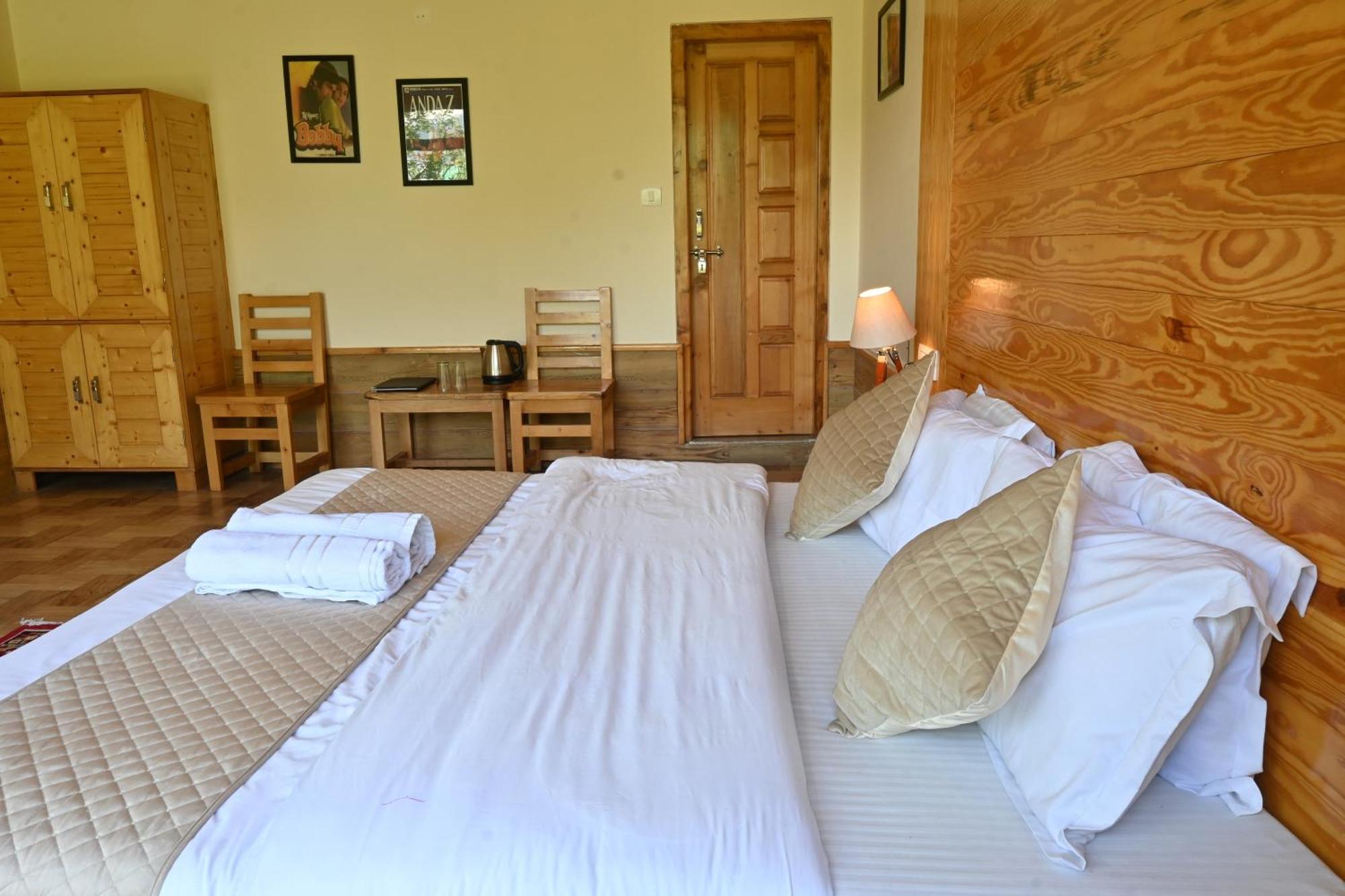 Cascade Mountain Retreat Manali Bed and Breakfast Exteriör bild