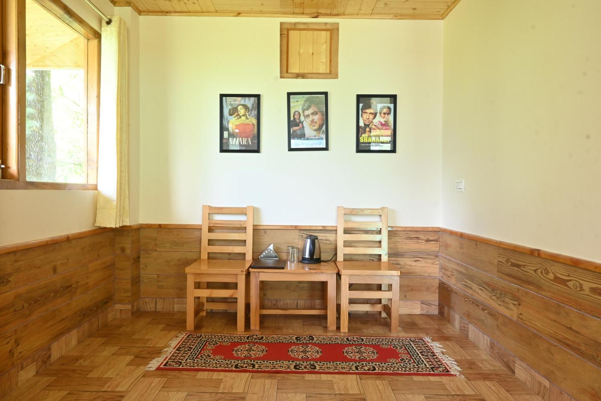 Cascade Mountain Retreat Manali Bed and Breakfast Exteriör bild
